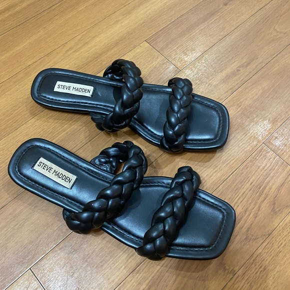 Steve Madden Black Square-Toe Braided Sandals | Size 8.5 - Picture 2 of 4
